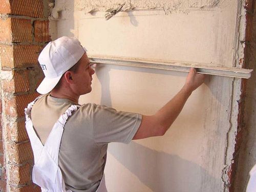 Советуют практики: правила выравнивания стен в деревянном доме